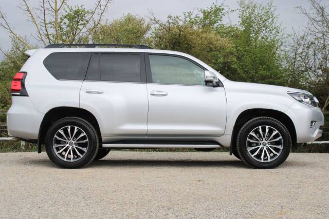 2023 Toyota Land Cruiser 2.8D Invincible Auto 4WD Euro 6 (s/s) 5dr (7 Seat)