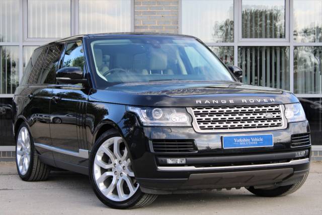 Land Rover Range Rover 3.0 TD V6 Vogue Auto 4WD (s/s) 5dr Estate Diesel Black