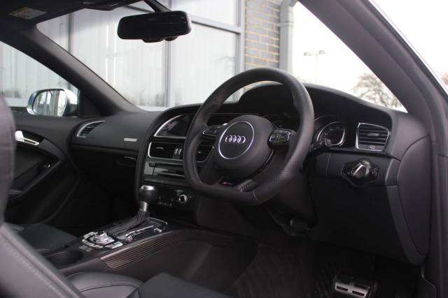 2015 Audi RS5 4.2 FSI V8 S Tronic quattro 2dr