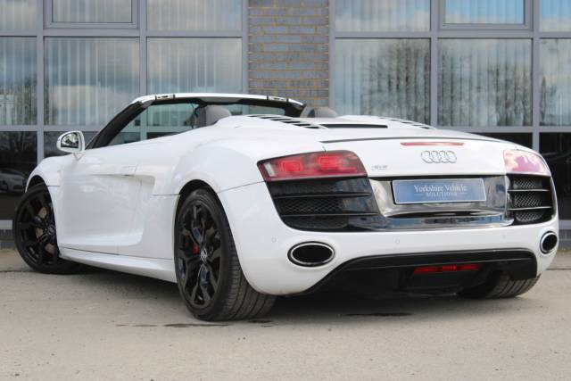 2011 Audi R8 5.2 FSI V10 Spyder R Tronic quattro 2dr