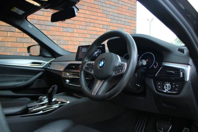 2019 BMW 5 Series 2.0 520d M Sport Touring Auto xDrive Euro 6 (s/s) 5dr