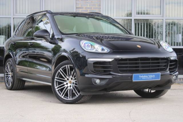 Porsche Cayenne 3.0D Platinum Edition Diesel 5dr Tiptronic S Estate Diesel Black