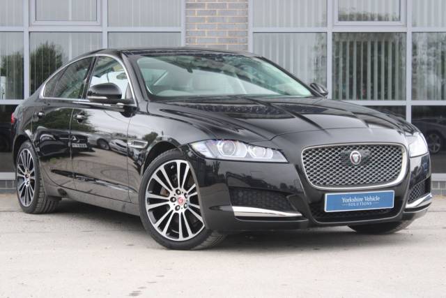 Jaguar XF 2.0d Portfolio Auto AWD Euro 6 (s/s) 4dr Saloon Diesel Black