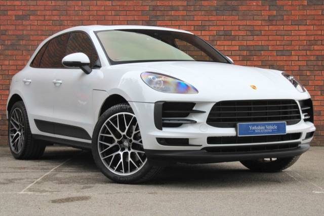 Porsche Macan 2.0T PDK 4WD Euro 6 (s/s) 5dr Four Wheel Drive Petrol White