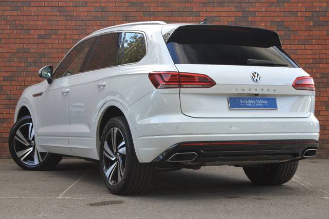 2019 Volkswagen Touareg 3.0 TDI V6 R-Line Tech Tiptronic 4Motion Euro 6 (s/s) 5dr