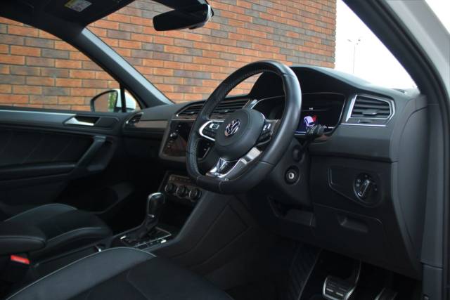 2019 Volkswagen Tiguan 2.0 TDI R-Line DSG Euro 6 (s/s) 5dr