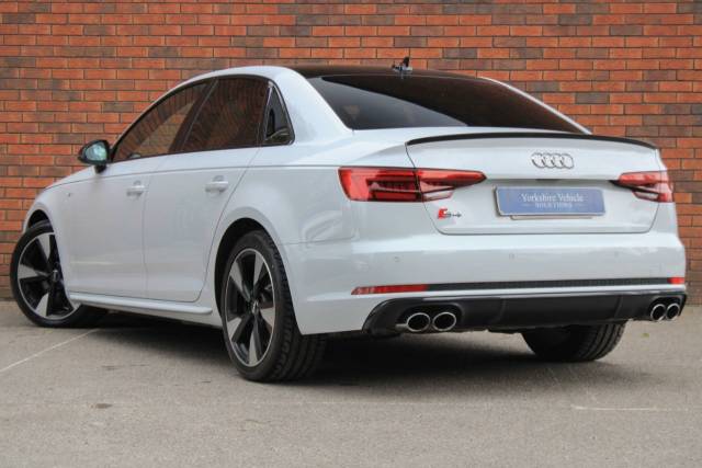 2017 Audi S4 3.0 TFSI V6 Tiptronic quattro Euro 6 (s/s) 4dr