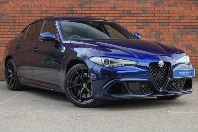 Alfa Romeo Giulia 2.9 V6 Bi-Turbo Quadrifoglio Auto Euro 6 (s/s) 4dr Saloon Petrol Blue