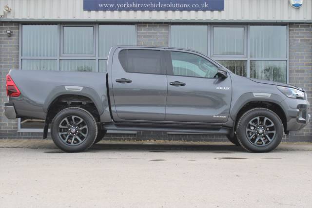 2023 Toyota Hilux 2.8 D-4D Invincible X Double Cab Pickup Auto 4WD Euro 6 (s/s) 4dr