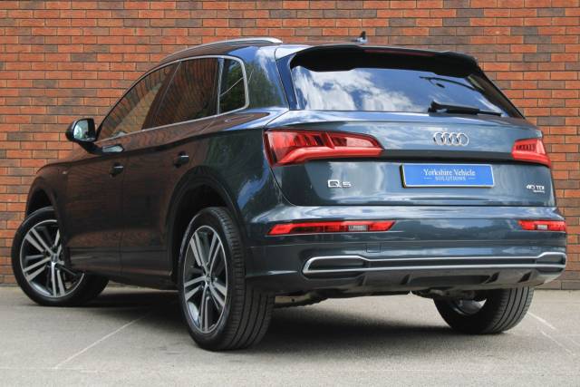 2019 Audi Q5 2.0 TDI 40 S line S Tronic quattro Euro 6 (s/s) 5d