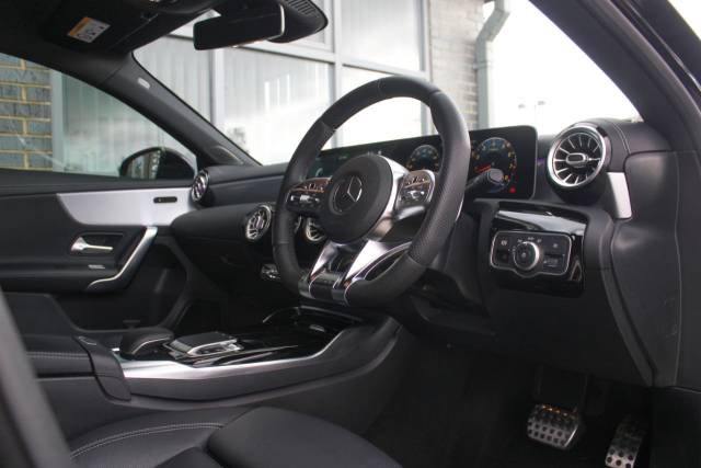 2019 Mercedes-Benz A Class 2.0 A35 AMG (Premium) SpdS DCT 4MATIC Euro 6 (s/s) 5dr