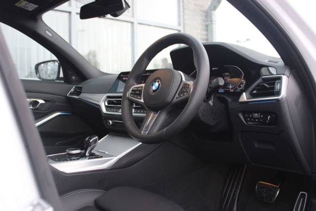 2019 BMW 3 Series 2.0 330e 12kWh M Sport Auto Euro 6 (s/s) 4dr