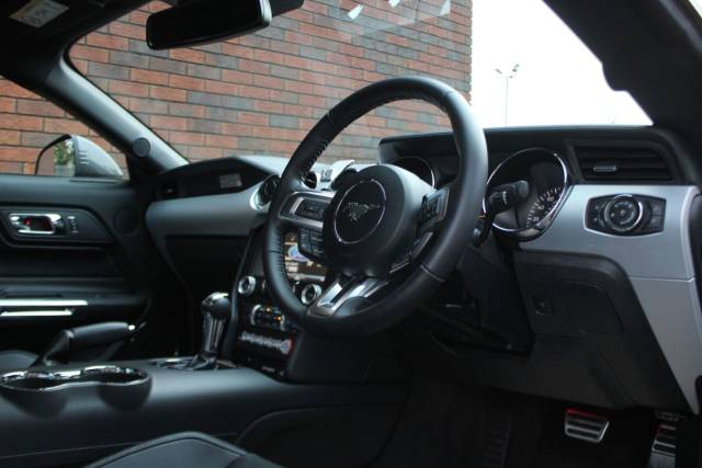 2016 Ford Mustang 5.0 V8 GT Fastback SelShift Euro 6 2dr