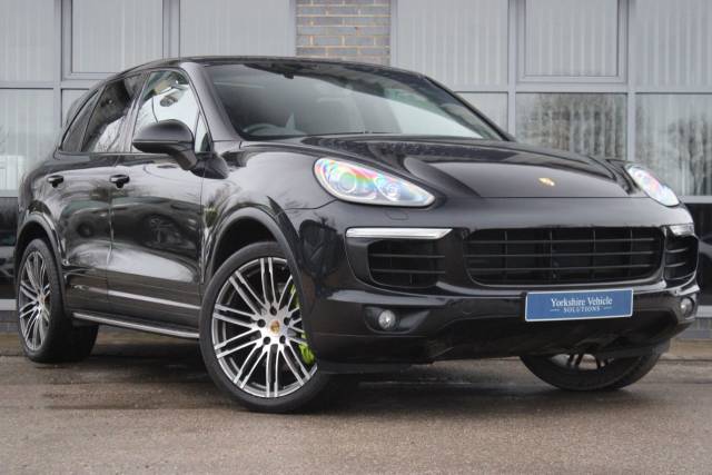 Porsche Cayenne 3.0 V6 E-Hybrid S TiptronicS 4WD Euro 6 (s/s) 5dr Four Wheel Drive Petrol / Electric Hybrid Black