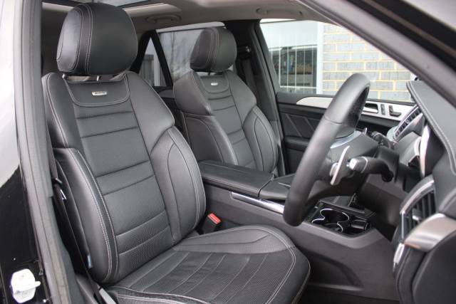 2014 Mercedes-Benz ML 63 AMG 5.5 ML63 V8 AMG SpdS+7GT 4WD Euro 5 (s/s) 5dr