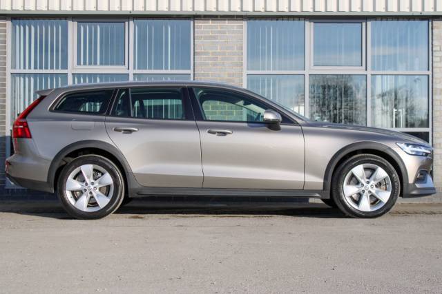 2019 Volvo V60 Cross Country 2.0 D4 Auto AWD Euro 6 (s/s) 5dr