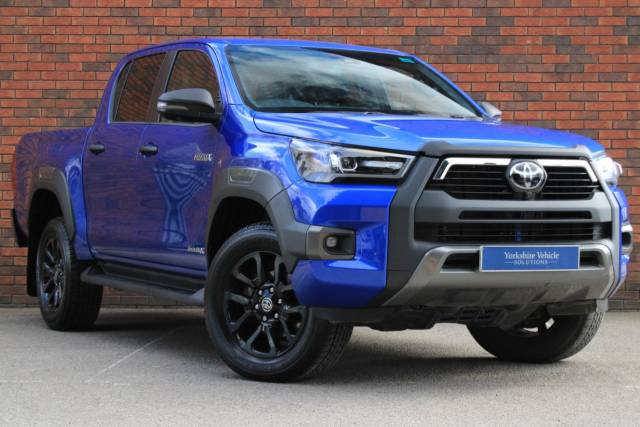 Toyota Hilux 2.8 D-4D Invincible X Double Cab Pickup Auto 4WD Euro 6 (s/s) 4dr Pick Up Diesel Blue