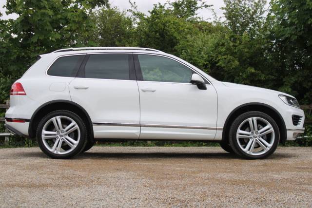2018 Volkswagen Touareg 3.0 TDI V6 R-Line Plus Tiptronic 4WD Euro 6 (s/s) 5dr