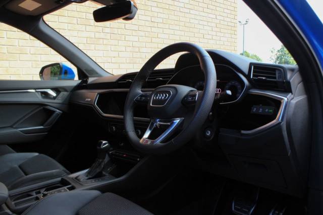 2019 Audi Q3 1.5 TFSI CoD 35 S line S Tronic Euro 6 (s/s) 5dr
