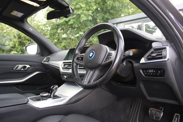 2022 BMW 3 Series 2.0 330e 12kWh M Sport Auto Euro 6 (s/s) 4dr