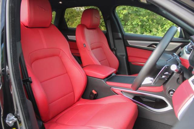 2022 Jaguar F-Pace 2.0 D200 MHEV R-Dynamic SE Auto AWD Euro 6 (s/s) 5dr