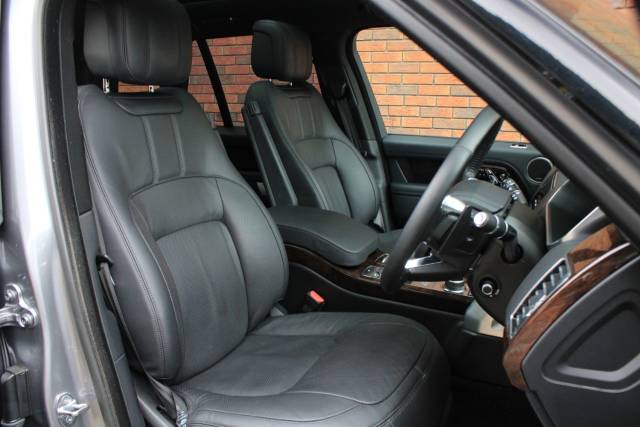 2019 Land Rover Range Rover 3.0 SD V6 Vogue Auto 4WD Euro 6 (s/s) 5dr
