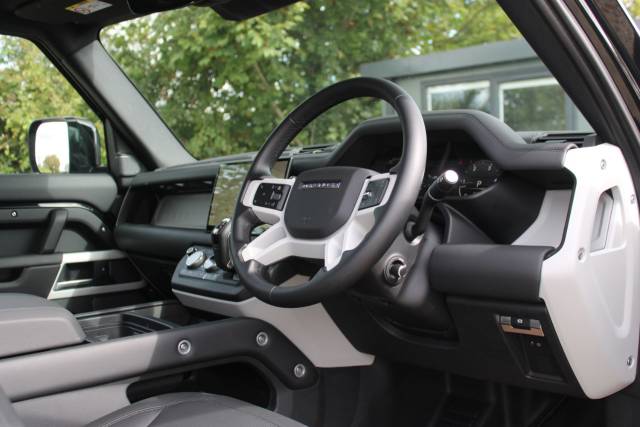 2024 Land Rover Defender 90 3.0 D250 MHEV HSE Auto 4WD Euro 6 (s/s) 3dr