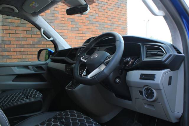 2021 Volkswagen Transporter 2.0 BiTDI T32 Highline Crew Van DSG 4Motion SWB Euro 6 (s/s) 5dr