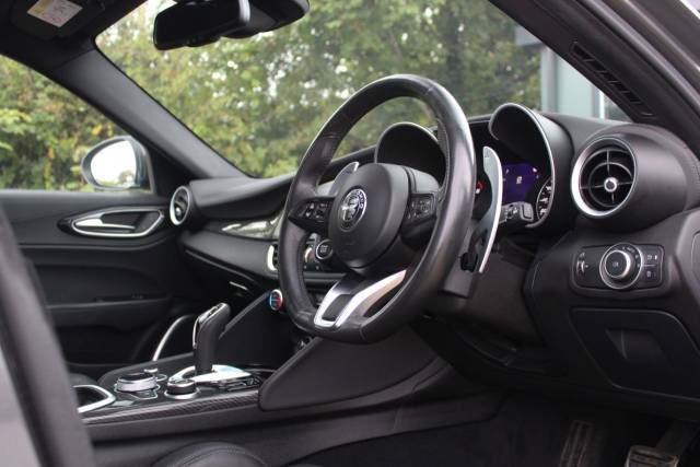 2021 Alfa Romeo Giulia 2.0T Veloce Ti Auto Euro 6 (s/s) 4dr