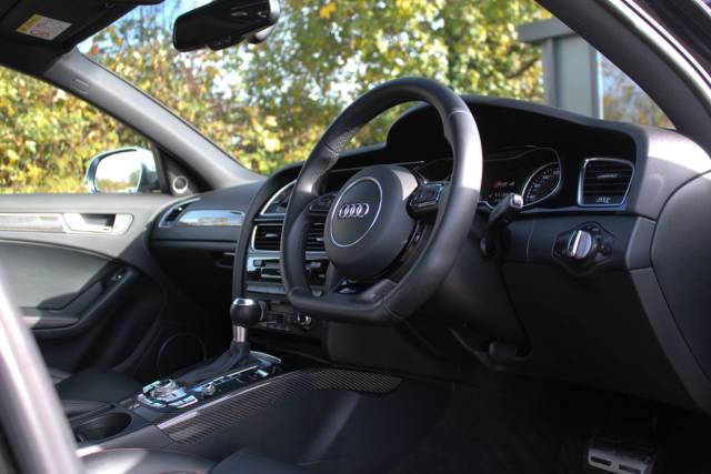 2015 Audi RS4 Avant 4.2 FSI V8 S Tronic quattro Euro 5 5dr