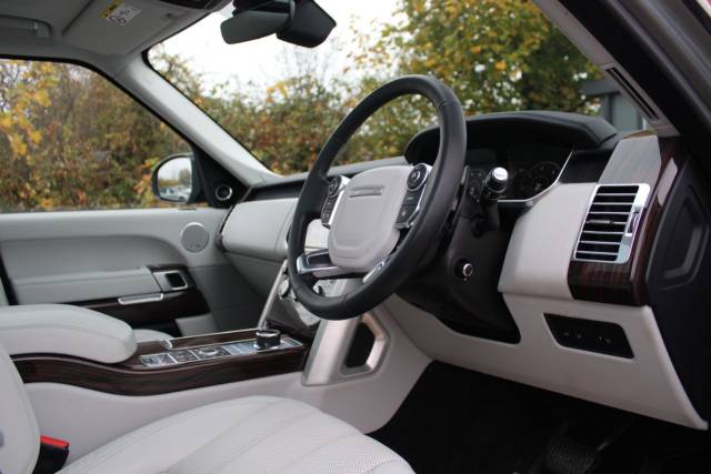 2017 Land Rover Range Rover 3.0 TD V6 Vogue Auto 4WD Euro 6 (s/s) 5dr