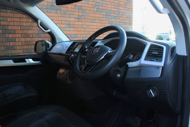 2016 Volkswagen Caravelle 2.0 BiTDI BlueMotion Tech Generation Six DSG Euro 6 (s/s) 5dr
