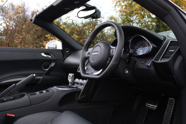 2011 Audi R8 5.2 FSI V10 Spyder R Tronic quattro Euro 5 2dr
