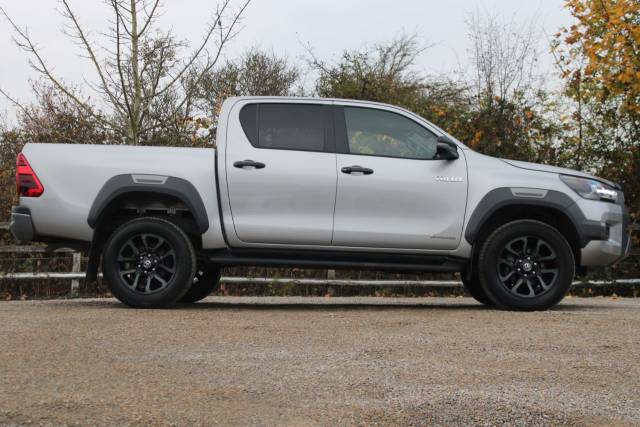 2023 Toyota Hilux 2.8 D-4D Invincible X Auto 4WD Euro 6 (s/s) 4dr