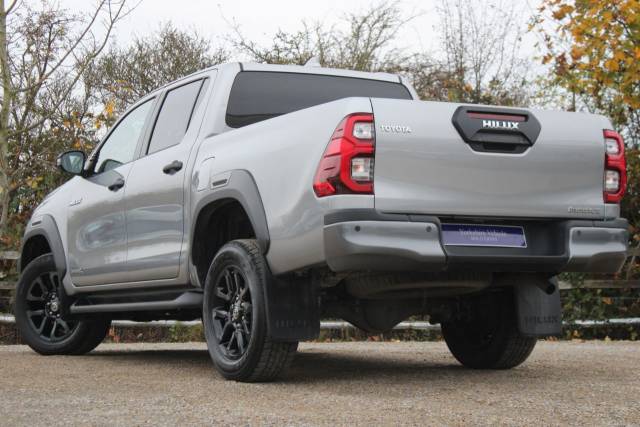 2023 Toyota Hilux 2.8 D-4D Invincible X Auto 4WD Euro 6 (s/s) 4dr