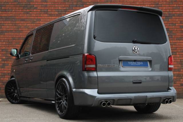 2015 Volkswagen Transporter 2.0 BiTDI T32 Highline Kombi DSG L3 H1 4dr