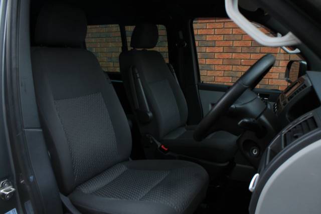 2015 Volkswagen Transporter 2.0 BiTDI T32 Highline Kombi DSG L3 H1 4dr