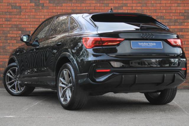 2022 Audi Q3 Sportback 1.5 TFSI CoD 35 Black Edition Sportback S Tronic Euro 6 (s/s) 5dr