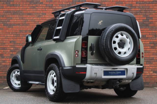 2021 Land Rover Defender 90 3.0 D200 MHEV Hard Top SUV Auto 4WD SWB Euro 6 (s/s) 3dr