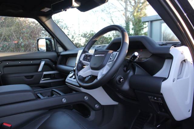 2024 Land Rover Defender 110 3.0 D250 MHEV X-Dynamic HSE Auto 4WD Euro 6 (s/s) 5dr