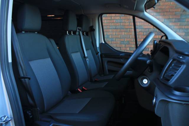 2019 Ford Transit Custom 2.0 320 EcoBlue Kombi L2 H1 Euro 6 (s/s) 5dr (9 Seat)