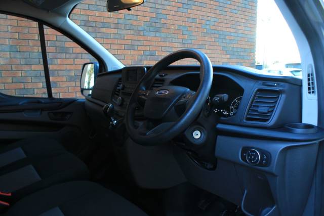 2019 Ford Transit Custom 2.0 320 EcoBlue Kombi L2 H1 Euro 6 (s/s) 5dr (9 Seat)