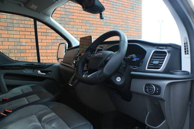 2022 Ford Transit Custom 2.0 320 EcoBlue Limited Crew Van Auto L1 H1 Euro 6 (s/s) 5dr