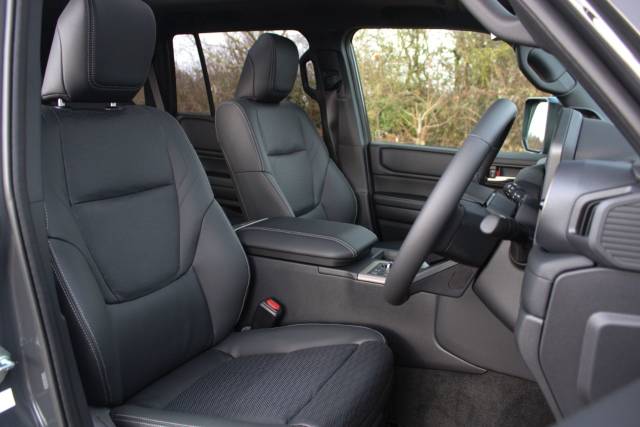 2025 Toyota Land Cruiser 2.8D Invincible Auto 4WD Euro 6 (s/s) 5dr (LWB)
