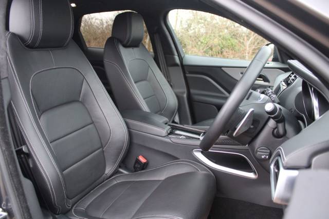 2019 Jaguar F-Pace 3.0 D300 V6 S Auto AWD Euro 6 (s/s) 5dr