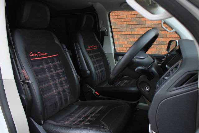 2019 Volkswagen Transporter 2.0 BiTDI T32 BlueMotion Tech Highline Crew Van DSG 4Motion LWB Euro 6 (s/s) 5dr