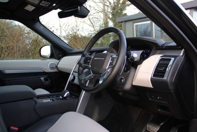 2021 Land Rover Discovery 3.0 D300 MHEV R-Dynamic SE Auto 4WD Euro 6 (s/s) 5dr