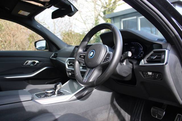 2022 BMW 3 Series 2.0 330e 12kWh M Sport Auto Euro 6 (s/s) 4dr