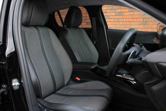 2022 Peugeot 208 1.2 PureTech Allure Premium EAT Euro 6 (s/s) 5dr