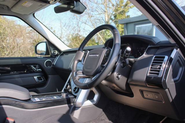 2021 Land Rover Range Rover 3.0 D300 MHEV Westminster Black Auto 4WD Euro 6 (s/s) 5dr
